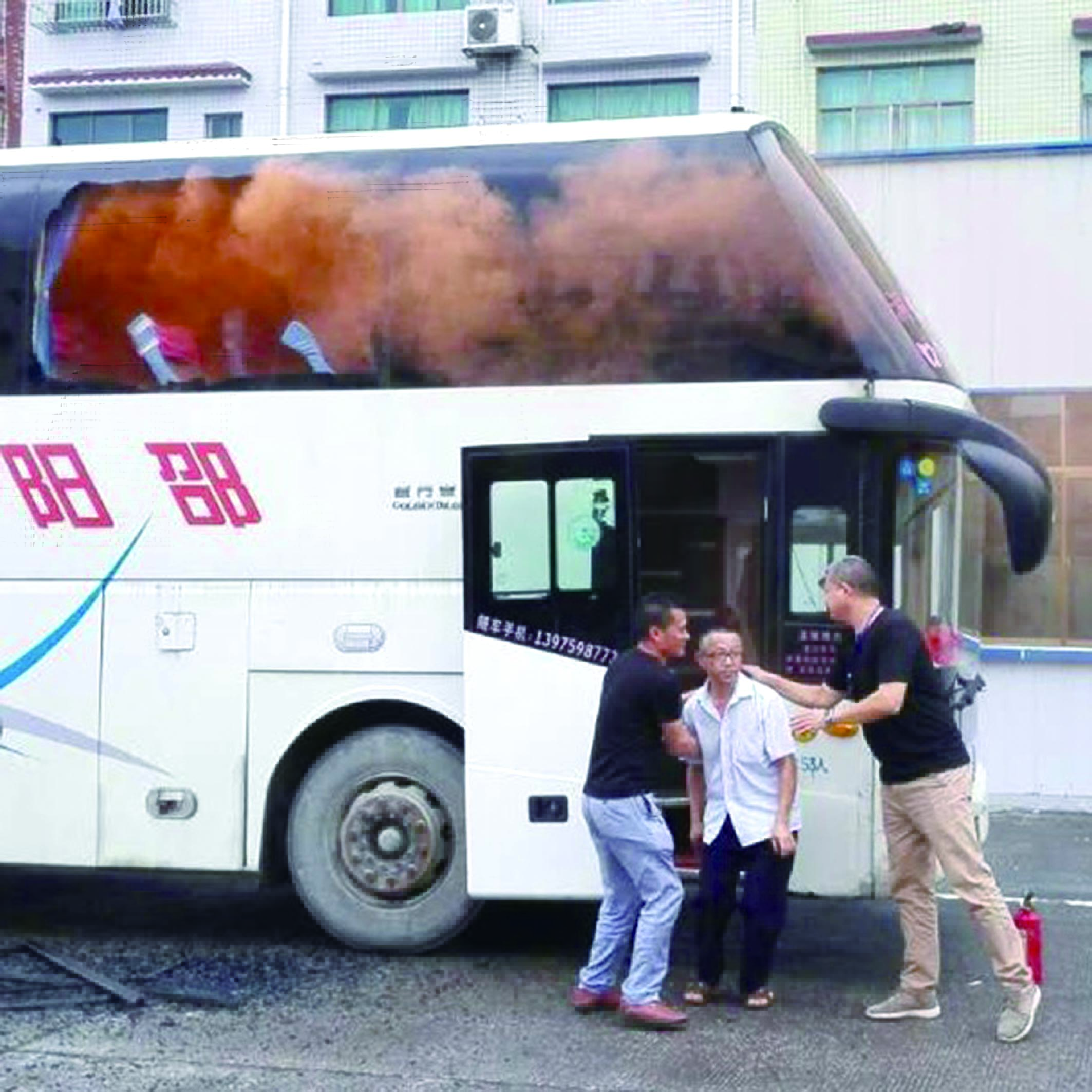 洞口分公司组织义务消防员参加消防演练活动