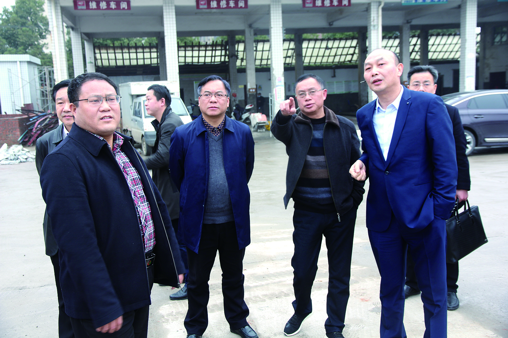 张疑斌到宏腾公司考察 交流探讨城际公交化改造和管理工作 （李高雄 王智春报道） 