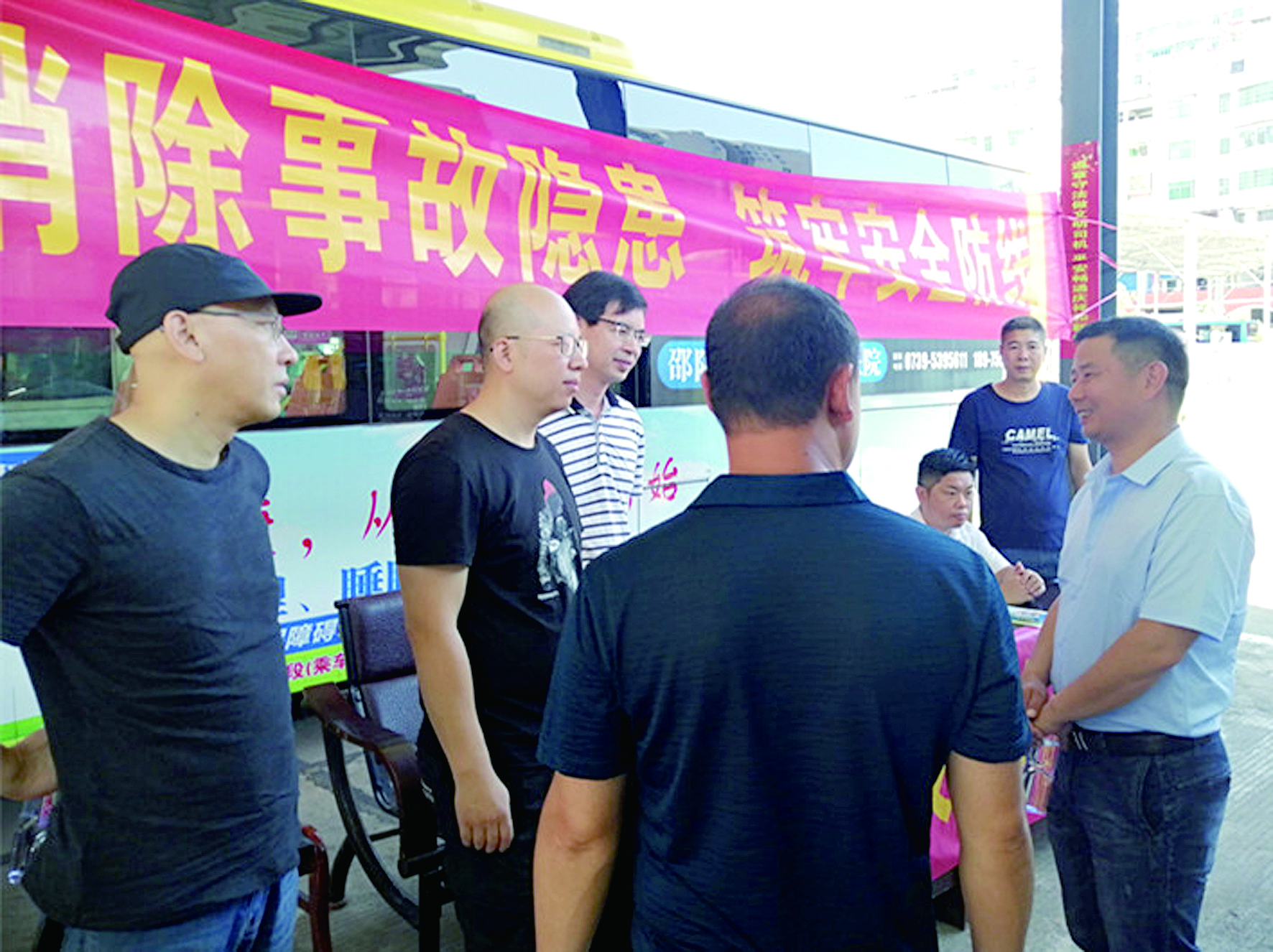 力万名学生顺利返校 (田华柱报道) 力万名学生顺利返校 (田华柱报道)